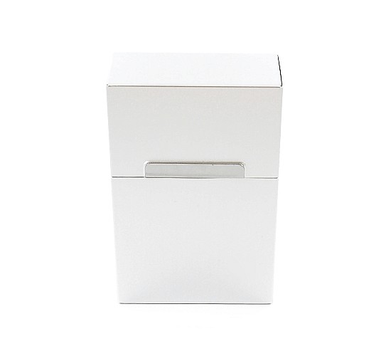 Zilver kleurig bewaardoosje voor 20 stuks sigaretten met magneetsluiting
