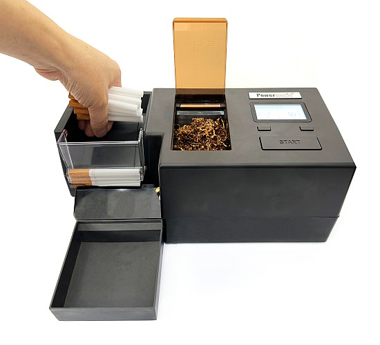 Een huls wordt geplaatst in de Powermatic 5 elektrische sigarettenmaker