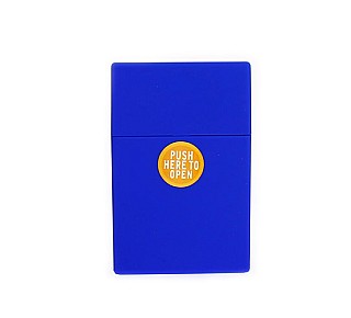Een zogenaamde Soft touch sigarettendoosje in de kleur blauw