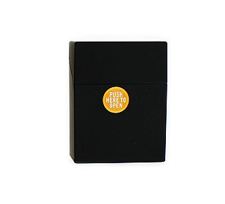 Zwarte XXL sigaretten box met een matte afwerking