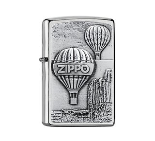 Zippo Aerostat aansteker met geborstelde chrome afwerking en reliëf embleem van twee vintage heteluchtballonnen en Zippo-logo