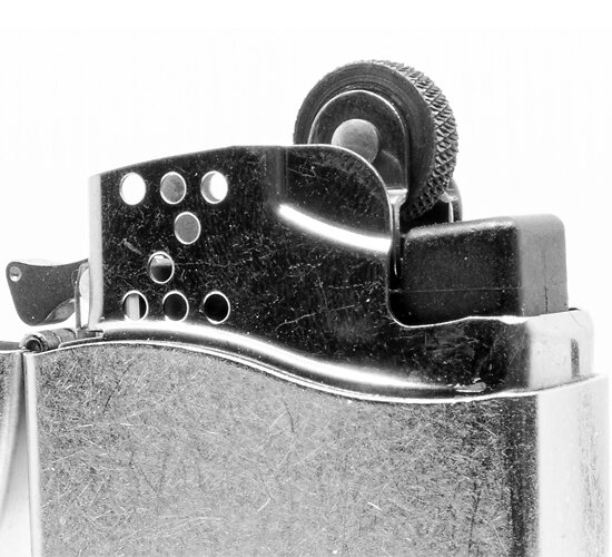 Zippo blu street chrome details