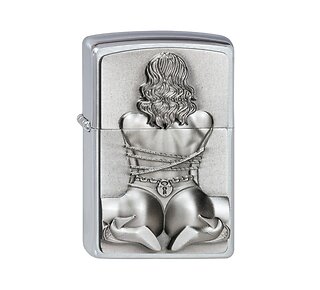 Zippo Bondage Girl aansteker in geborstelde chrome met embleem van geknielde vrouw in string en hoge hakken gebonden met touwen