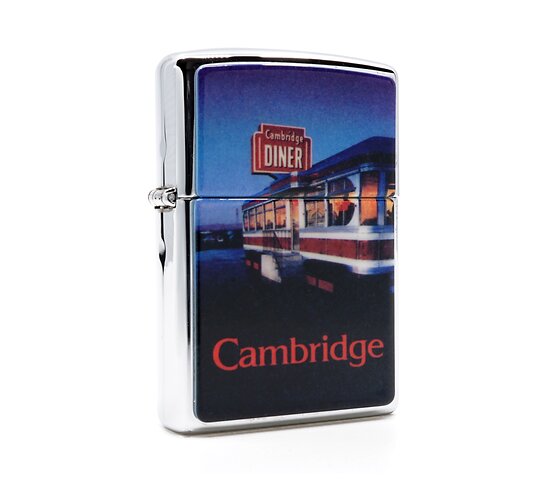 Zippo Cambridge diner aansteker met gepolijste chrome afwerking en embleemprint van Amerikaans restaurant, tekst Cambridge.