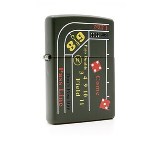 Groene Zippo aansteker met matte afwerking en een print van een casino tafel in geel, rood en zwart