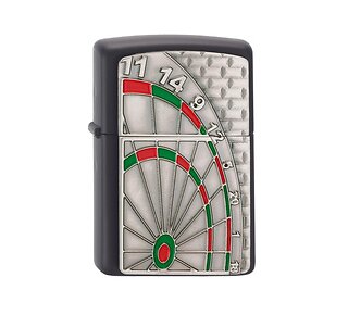 Zippo Dartboard aansteker met mat zwarte afwerking en dartbord embleem met epoxy inlay