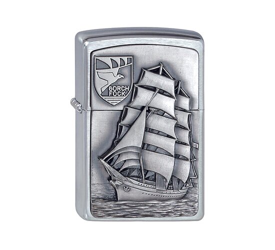 Zippo Gorch Fock emblem aansteker in geborstelde chrome met gedetailleerd reliëf van zeilschip