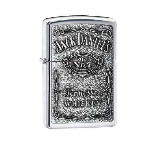 Zippo aansteker met gepolijste chrome afwerking en Jack Daniel's Tennessee whiskey label embleem