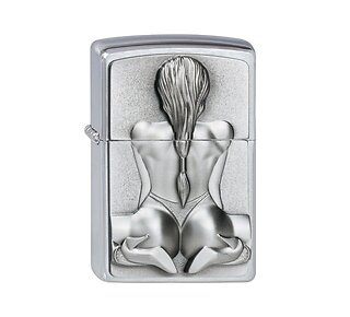 Zippo aansteker met geborstelde chrome afwerking en reliëf embleem van knielende vrouw in string en hoge hakken