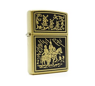 Zippo La mancha goldkleurige aansteker met zwarte print van windmolens boven en twee mannen te paard onder