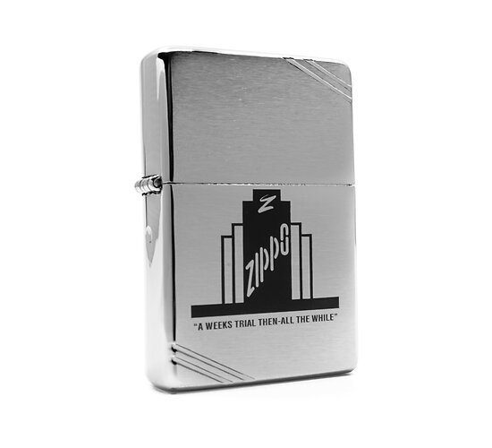 Zippo Planeta A Weeks TR vintage aansteker in chrome met geborstelde afwerking en zwart Zippo logo print
