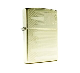 Zippo Planeta Belle Kogan in goud met Gold Dust afwerking en gravure design inclusief Z van Zippo