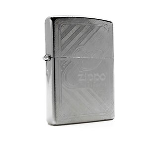 Zippo Planeta 80th anniv regular aansteker met geborstelde chrome afwerking en 80 jaar gravure