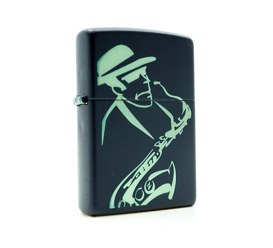 Matte donkerblauwe Zippo Planeta jazz aansteker met print van jazz-speler en saxofoon