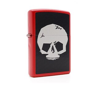 Zippo Planeta skull aansteker met matte rode behuizing en wit schedelprint op zwarte achtergrond