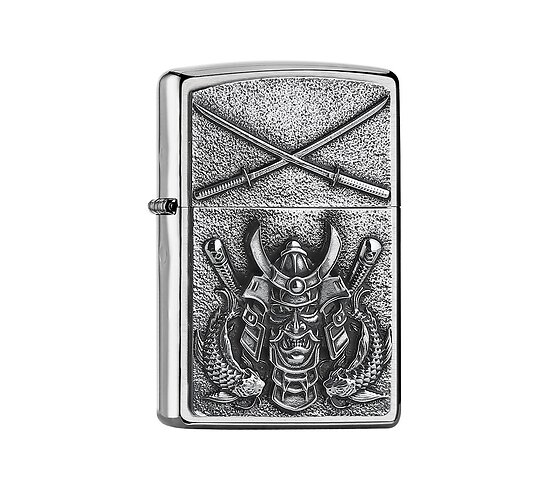 Zippo Samurai aansteker in geborsteld chrome met samurai helm, koikarpers en gekruiste katana's reliëf