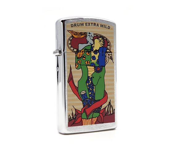 Zippo Slim Drum extra mild chrome met geborstelde afwerking en kleurrijk kunstobject print uit 1997