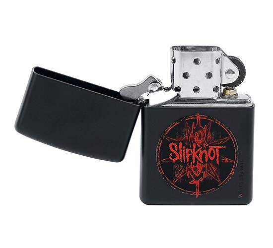 Mat zwarte zippo van het merk Slipknot