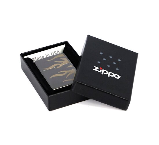 Doosje met de Tattoo Flame van Zippo